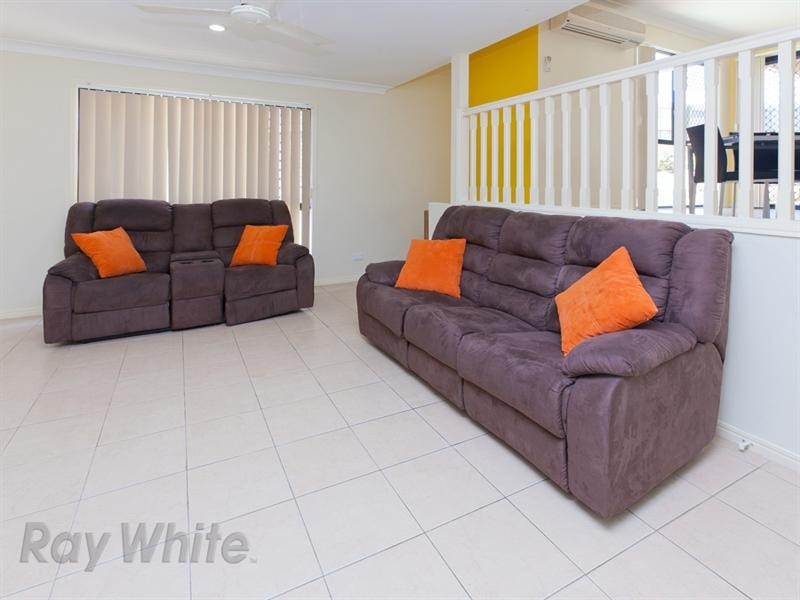 16 Creekside Drive, Springfield Lakes QLD 4300