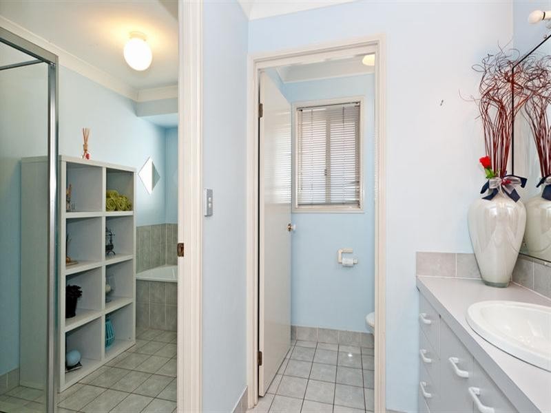 18 Carnation Close, Springfield QLD 4300