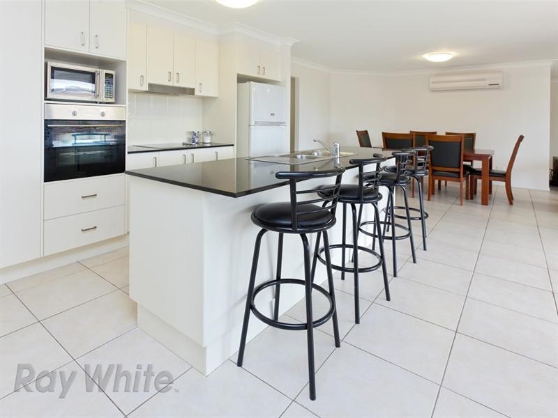 41 Lakes Entrance Drive, Springfield Lakes QLD 4300