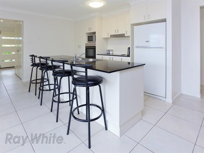 41 Lakes Entrance Drive, Springfield Lakes QLD 4300