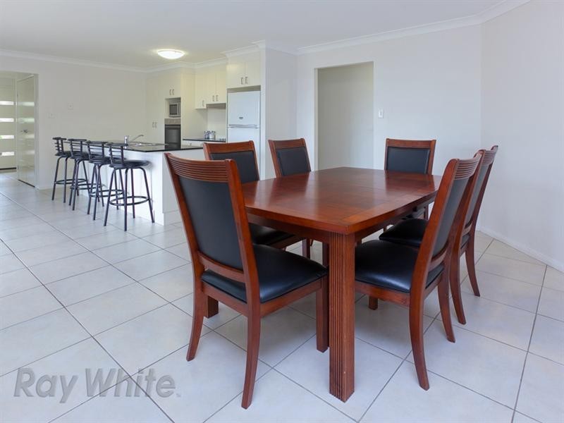 41 Lakes Entrance Drive, Springfield Lakes QLD 4300