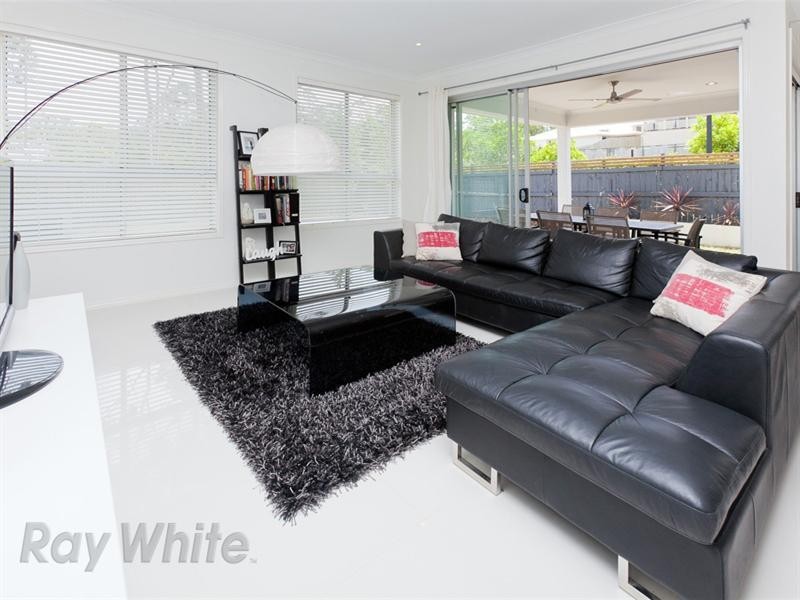 10 Cruiser Close, Springfield Lakes QLD 4300