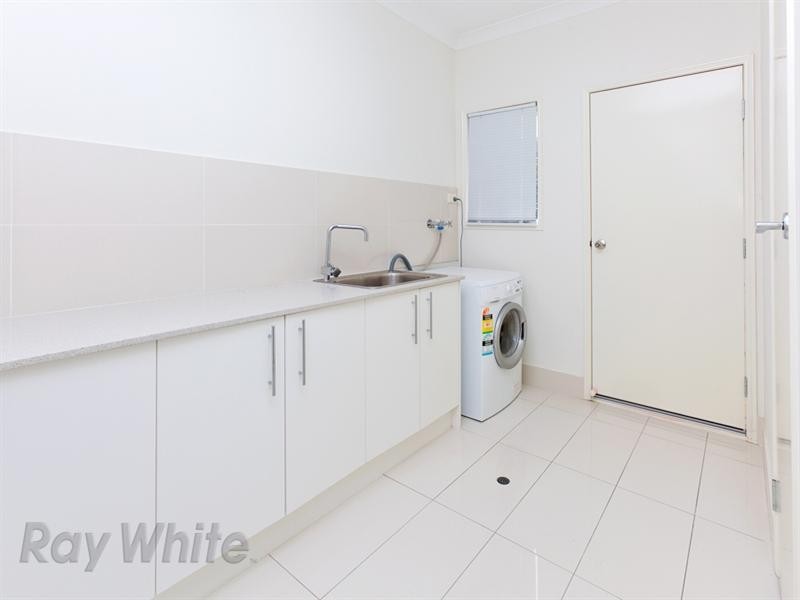 10 Cruiser Close, Springfield Lakes QLD 4300