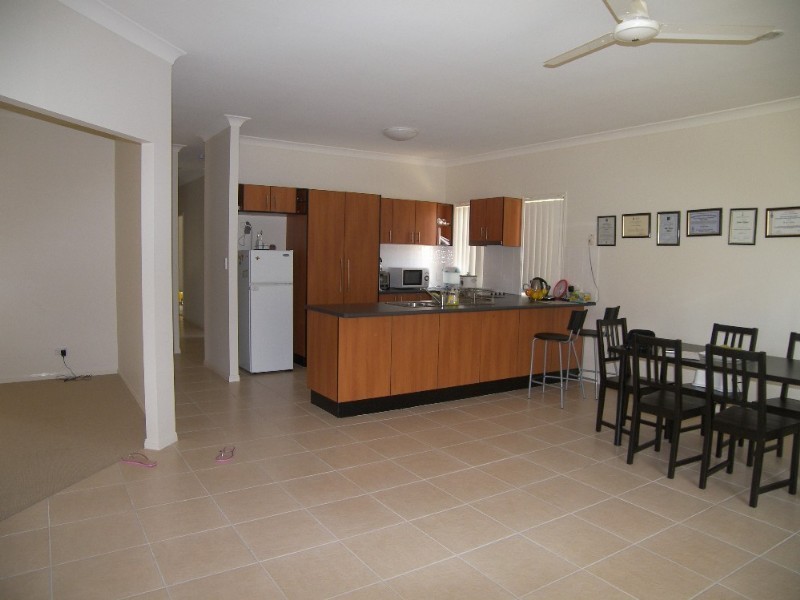 10 Lloyd Bird Crescent, Springfield Lakes QLD 4300