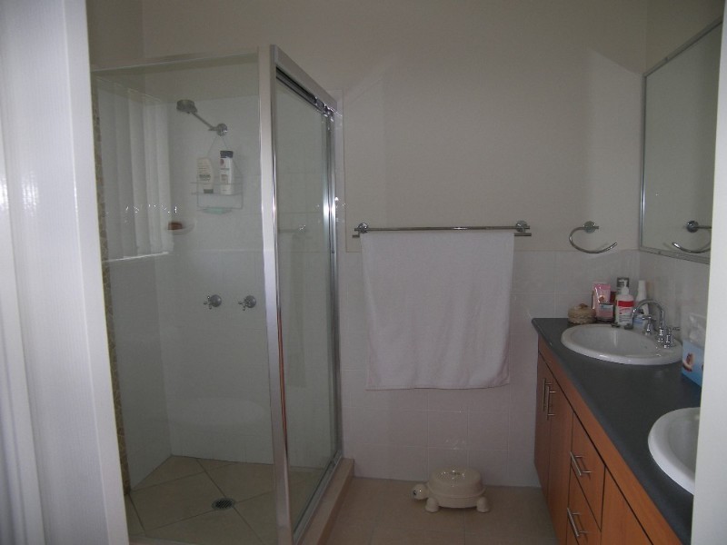 10 Lloyd Bird Crescent, Springfield Lakes QLD 4300