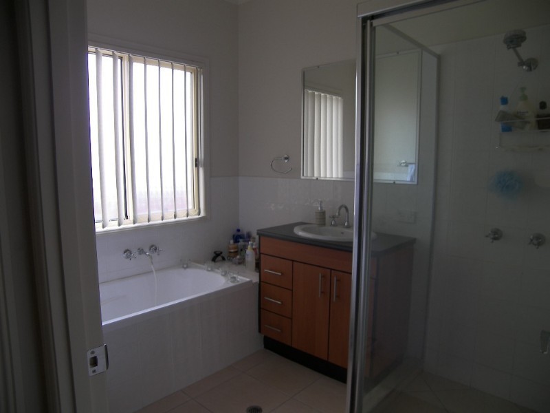10 Lloyd Bird Crescent, Springfield Lakes QLD 4300