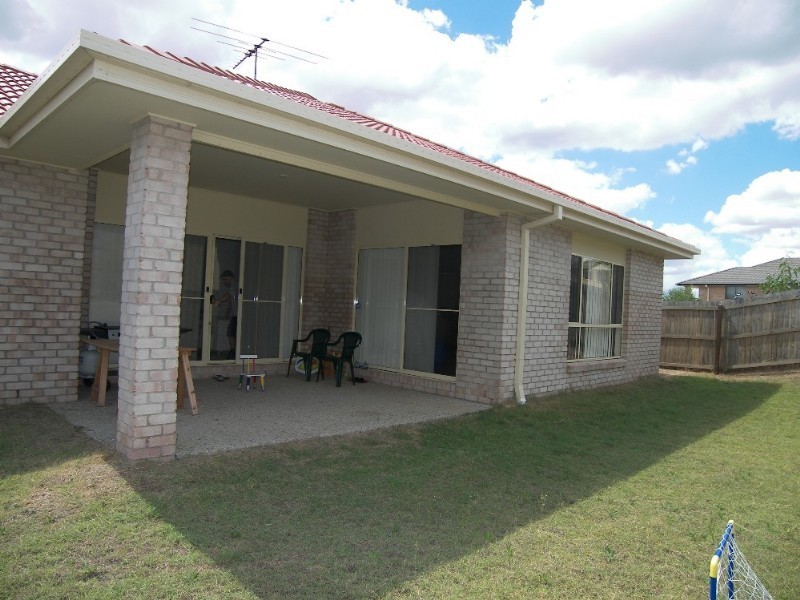 10 Lloyd Bird Crescent, Springfield Lakes QLD 4300