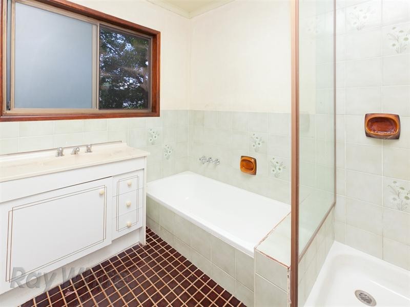 1 Ron Street, Camira QLD 4300