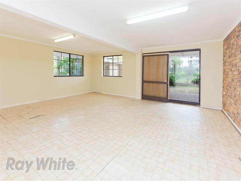 1 Ron Street, Camira QLD 4300