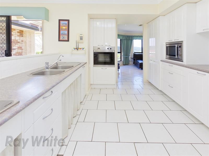 5 Derwent Place, Springfield QLD 4300