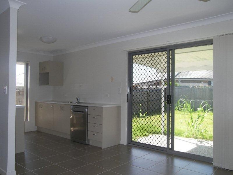 11 Scott Way, Redbank Plains QLD 4301