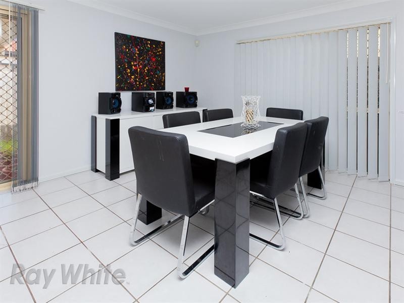62 Creekside Drive, Springfield Lakes QLD 4300
