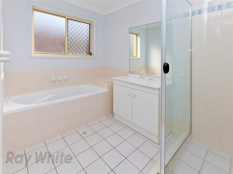 62 Creekside Drive, Springfield Lakes QLD 4300