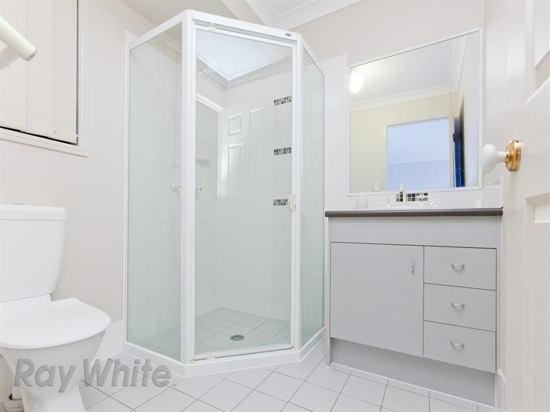 6 Gumleaf Place, Springfield QLD 4300
