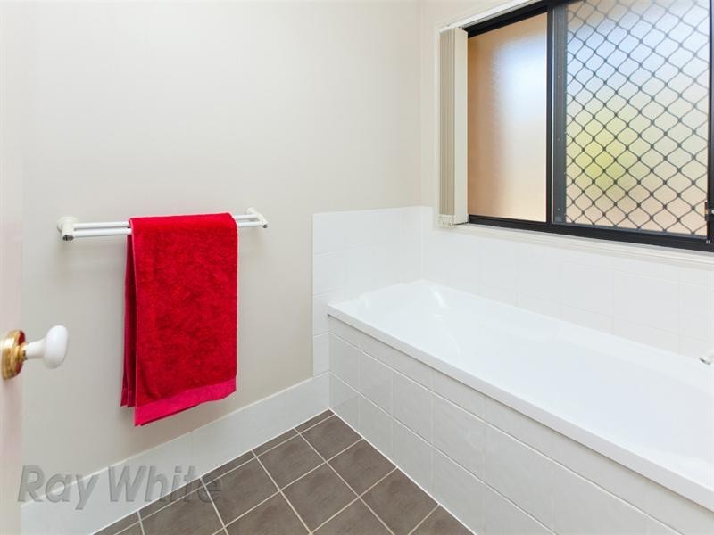 6 Gumleaf Place, Springfield QLD 4300