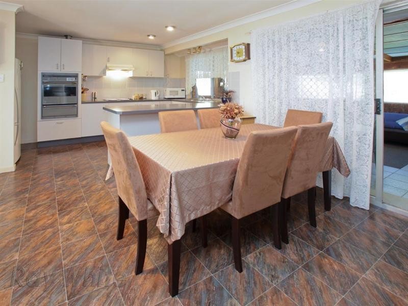 1 Lambrook Court, Camira QLD 4300