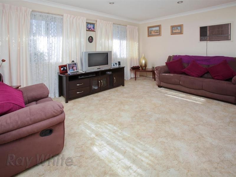 1 Lambrook Court, Camira QLD 4300