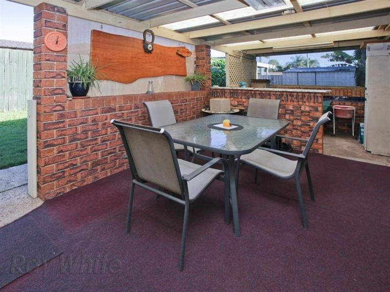 1 Lambrook Court, Camira QLD 4300