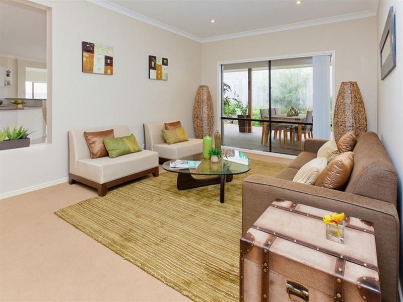 On Lakeside Avenue, Springfield Lakes QLD 4300