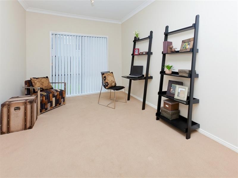On Lakeside Avenue, Springfield Lakes QLD 4300