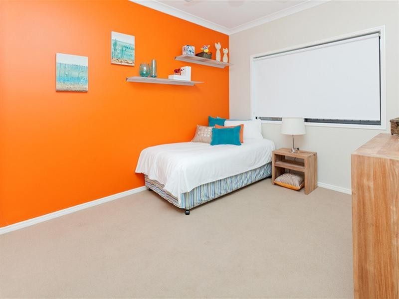 On Lakeside Avenue, Springfield Lakes QLD 4300