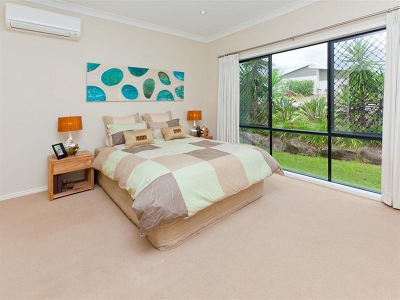 On Lakeside Avenue, Springfield Lakes QLD 4300