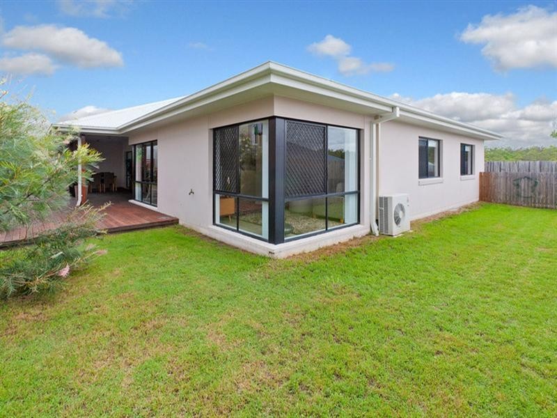 On Lakeside Avenue, Springfield Lakes QLD 4300