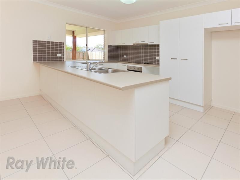 8 Keppel Close, Springfield Lakes QLD 4300