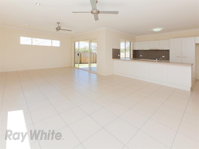 8 Keppel Close, Springfield Lakes QLD 4300