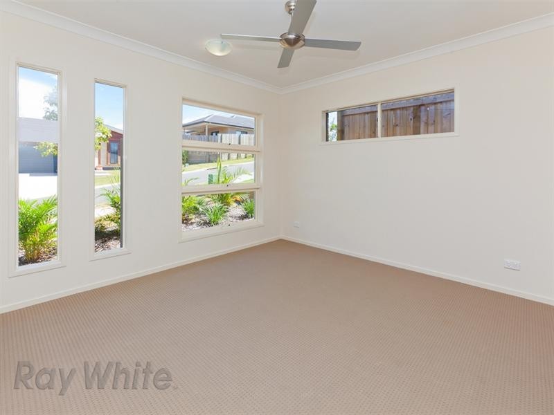 8 Keppel Close, Springfield Lakes QLD 4300
