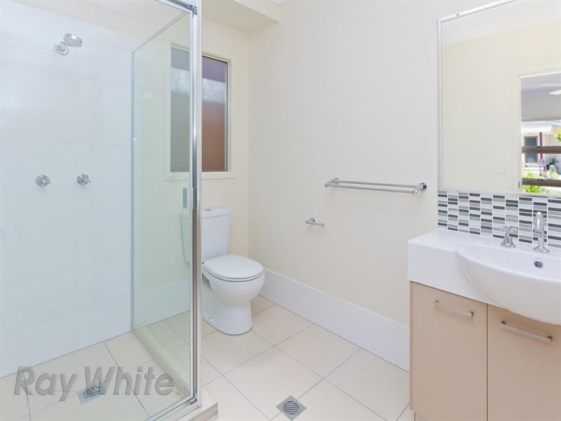 8 Keppel Close, Springfield Lakes QLD 4300