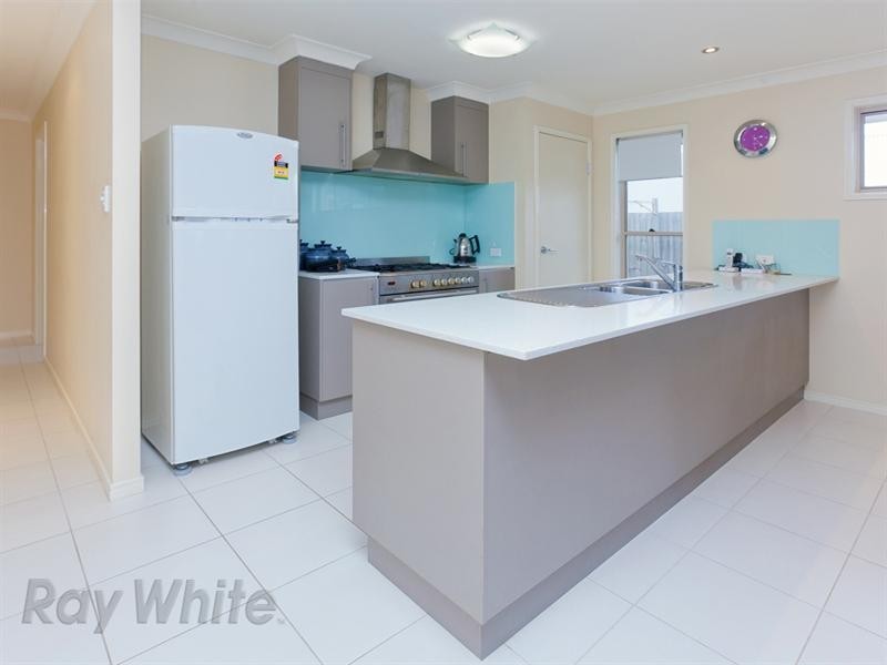 1 Coolibah Close, Springfield Lakes QLD 4300