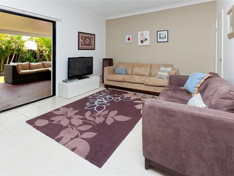 On Fort Close, Springfield Lakes QLD 4300