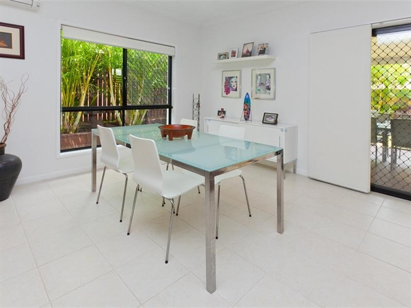 On Fort Close, Springfield Lakes QLD 4300