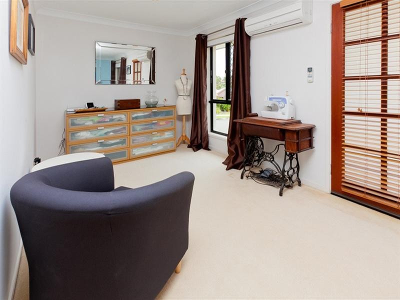 On Fort Close, Springfield Lakes QLD 4300