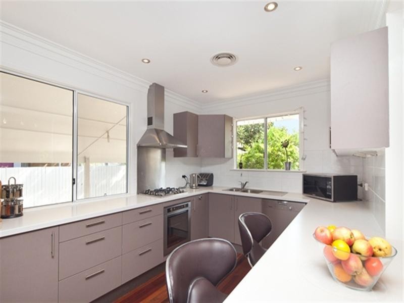 31 Aberfoyle Street, Kenmore QLD 4069