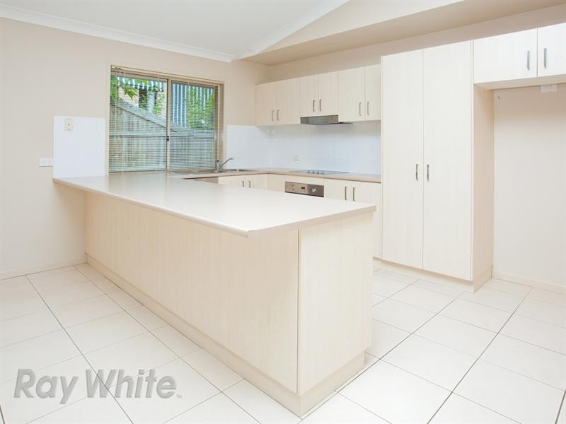 4 Esperance Crescent, Springfield Lakes QLD 4300