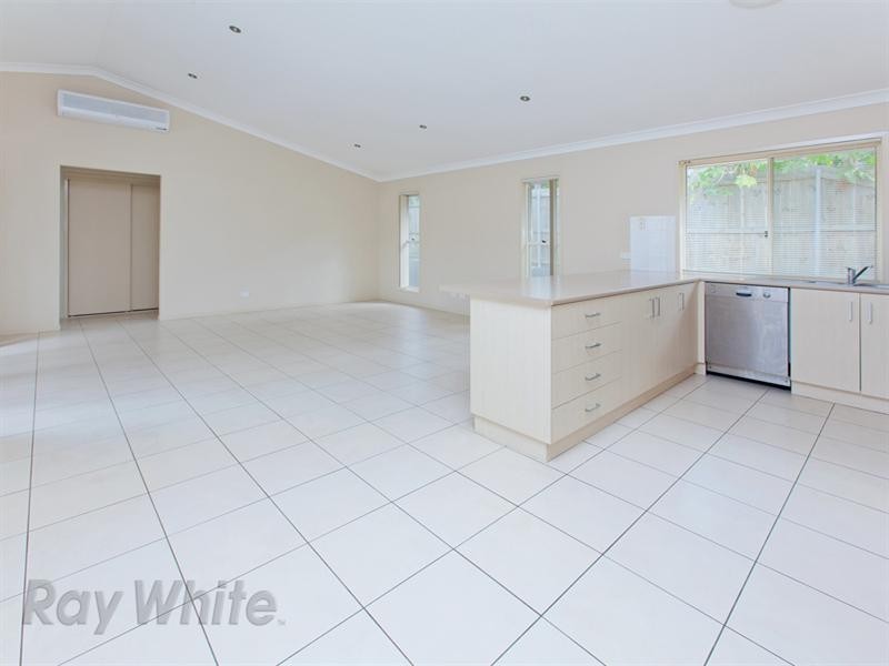 4 Esperance Crescent, Springfield Lakes QLD 4300