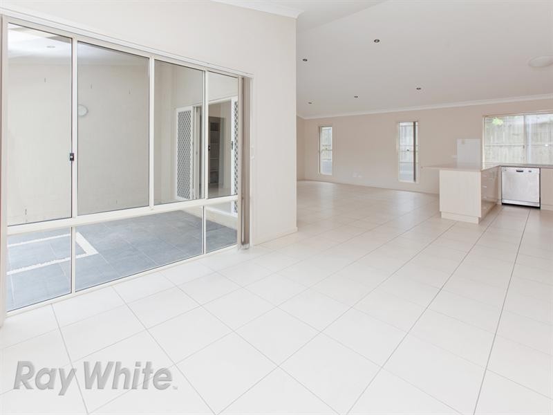 4 Esperance Crescent, Springfield Lakes QLD 4300