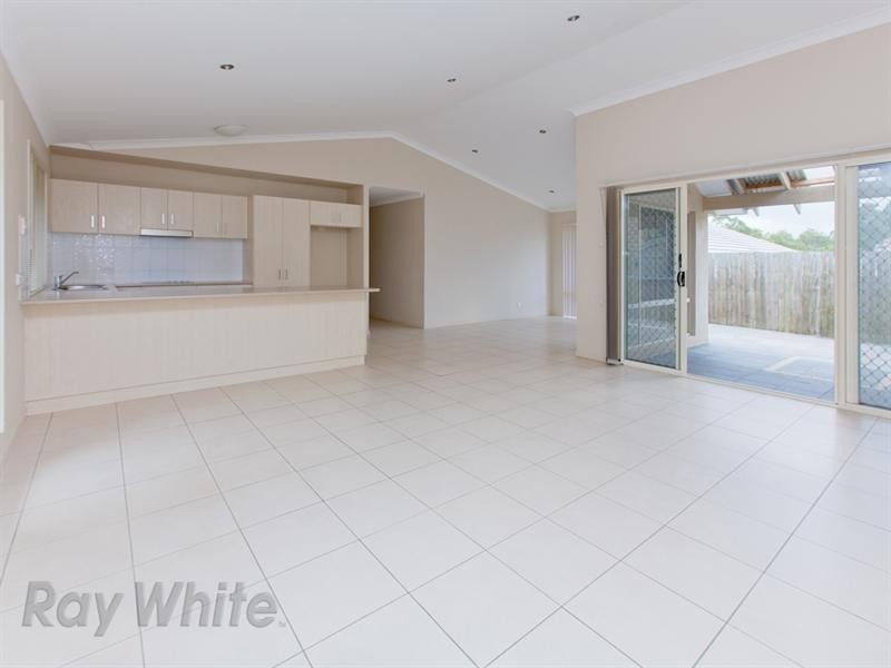 4 Esperance Crescent, Springfield Lakes QLD 4300