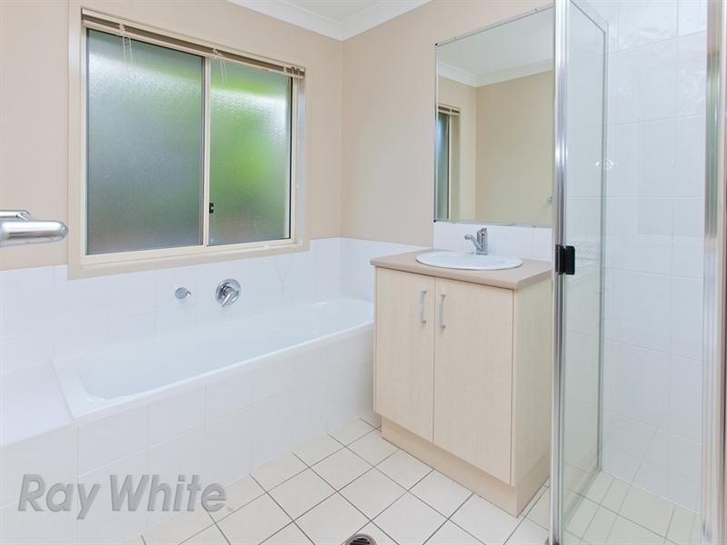 4 Esperance Crescent, Springfield Lakes QLD 4300