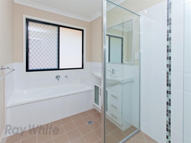 7a Gumleaf Place, Springfield QLD 4300