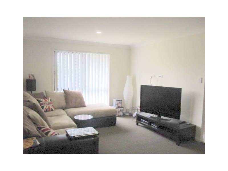 11 Hillsborough Place, Springfield Lakes QLD 4300