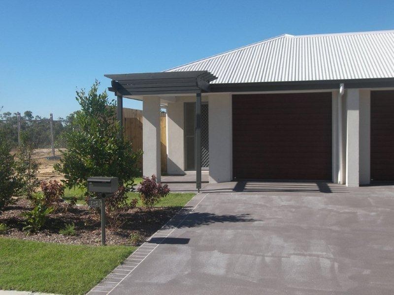 Unit 1/2 Messenger Crescent, Springfield Lakes QLD 4300