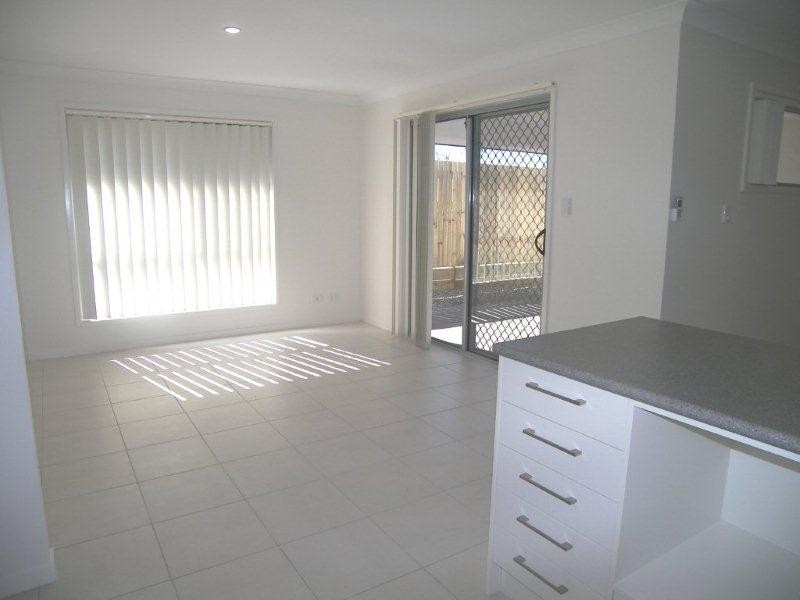 Unit 1/2 Messenger Crescent, Springfield Lakes QLD 4300