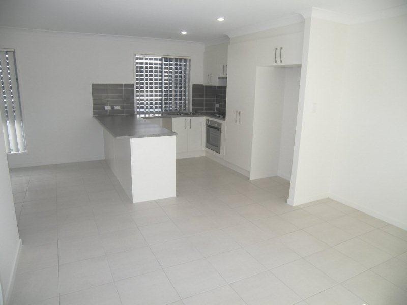 Unit 1/2 Messenger Crescent, Springfield Lakes QLD 4300