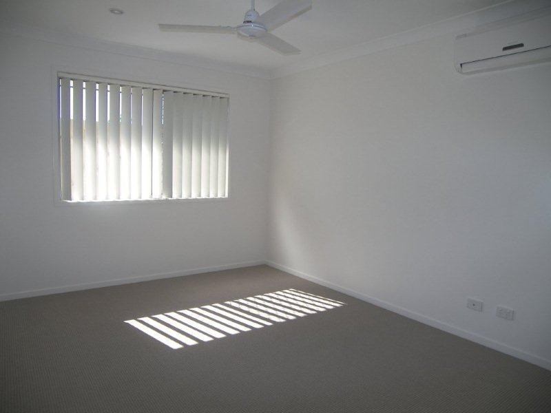 Unit 1/2 Messenger Crescent, Springfield Lakes QLD 4300