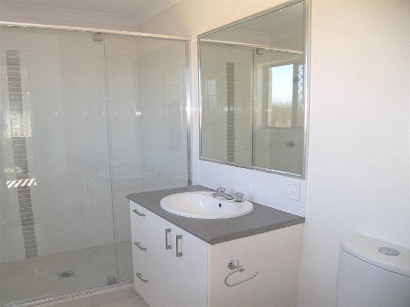 Unit 1/2 Messenger Crescent, Springfield Lakes QLD 4300