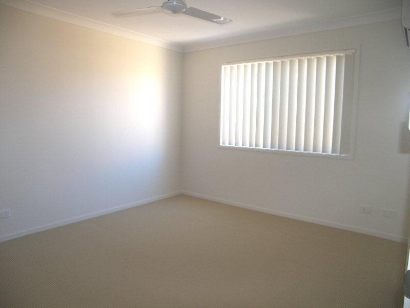 3/2 Messenger Crescent, Springfield Lakes QLD 4300