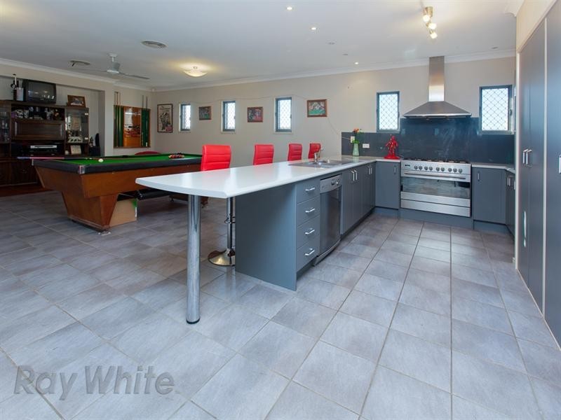 8 Hillview Street, Springfield QLD 4300